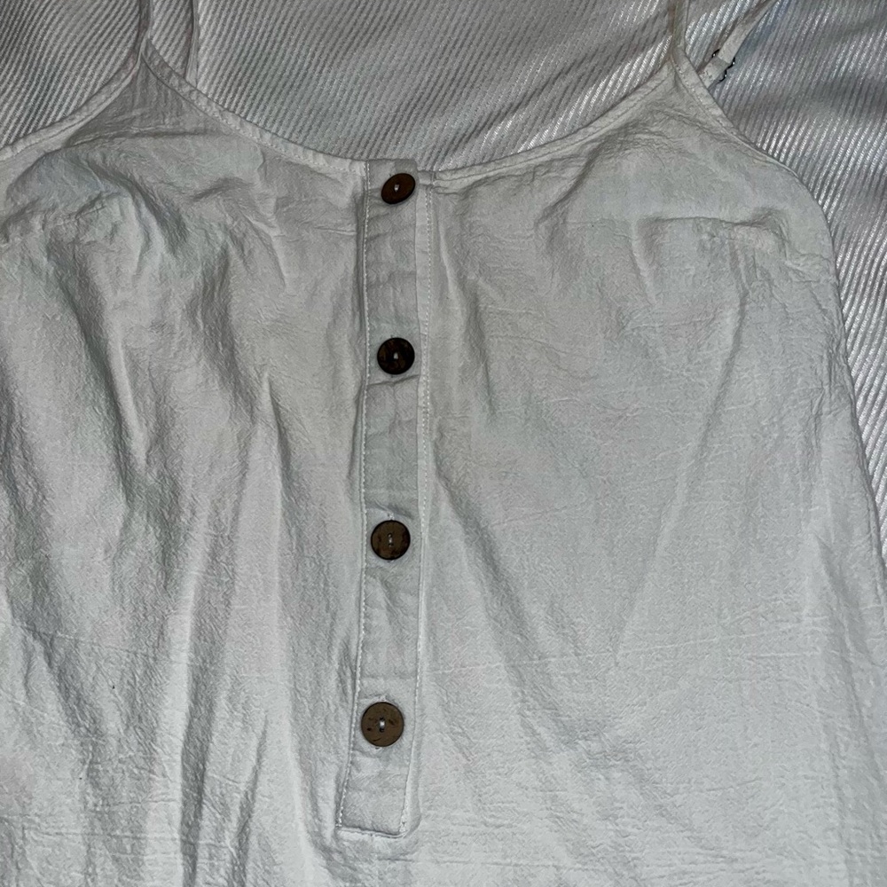 White Button-Front Ruffle leg Romper - Picture 4 of 5